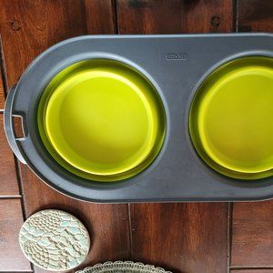Like New Denexa Travel Pet Feeder-Folds Down Flat